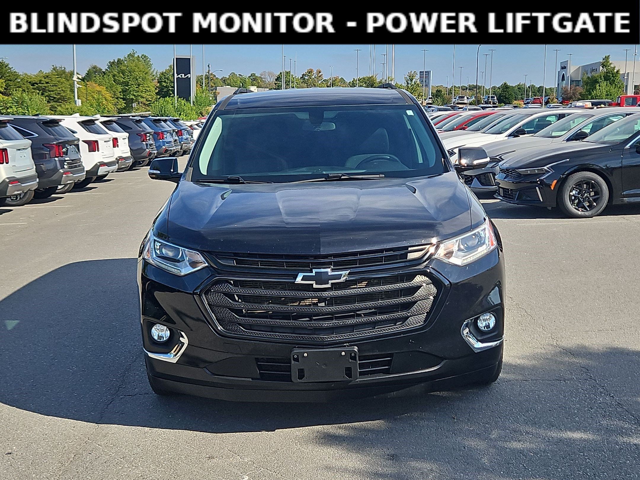Used 2020 Chevrolet Traverse LT FWD image 2