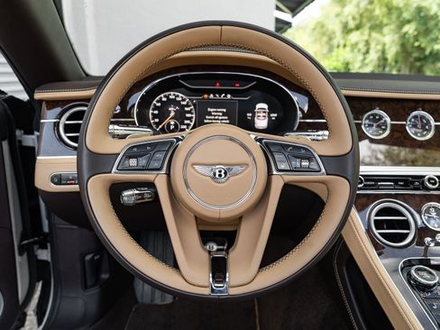 Used 2020 Bentley Continental GT image 15