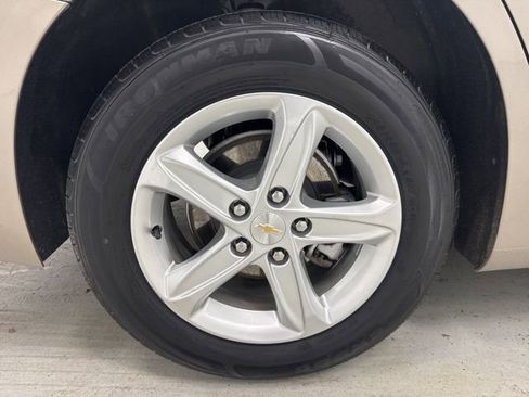 Used 2024 Chevrolet Malibu LT FWD image 31