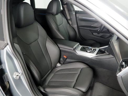 Used 2023 BMW i4 eDrive40 RWD image 2