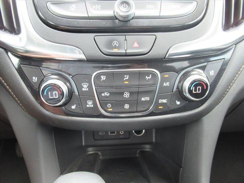 Used 2024 Chevrolet Equinox Premier FWD image 25