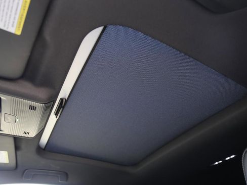 Used 2024 Volkswagen Golf R image 18