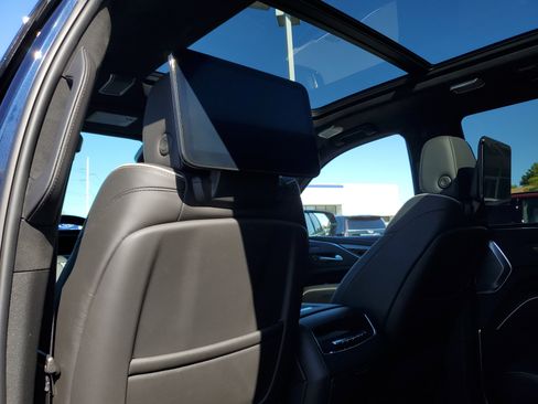 Certified 2024 Cadillac Escalade Premium Luxury Platinum image 11