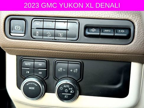 Used 2023 GMC Yukon XL Denali image 28