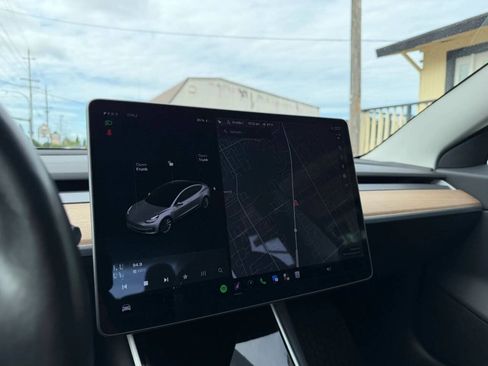 Used 2018 Tesla Model 3 Mid Range RWD image 13