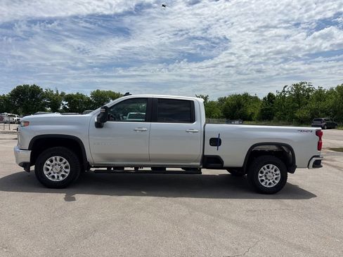 Used 2022 Chevrolet Silverado 3500 LT AWD/4WD image 9