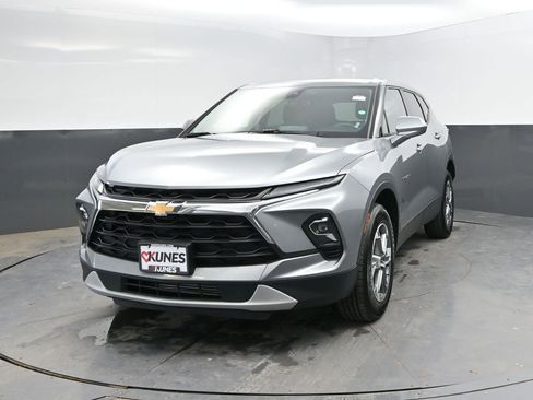Used 2025 Chevrolet Blazer LT AWD/4WD image 4