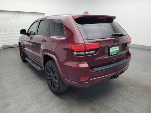 Used 2017 Jeep Grand Cherokee Altitude image 5