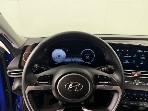 Used 2023 Hyundai Elantra SEL w/ Convenience Package FWD image 14