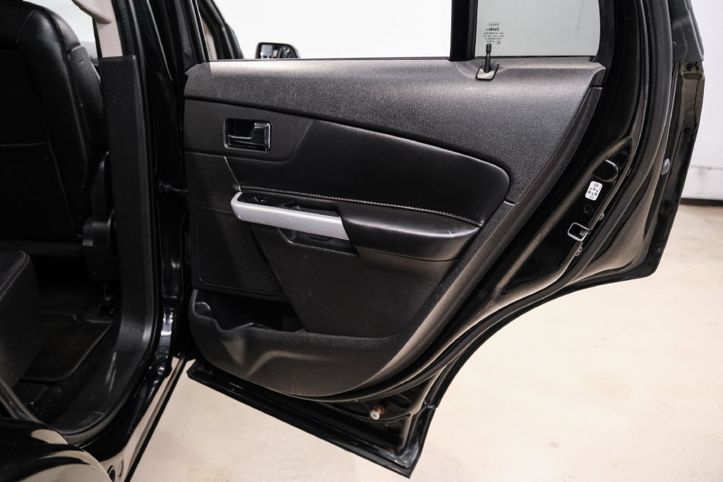 Used 2013 Ford Edge SEL AWD/4WD image 45
