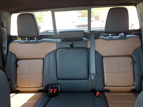 Used 2025 Chevrolet Silverado 1500 High Country w/ High Country Premium Package AWD/4WD image 24
