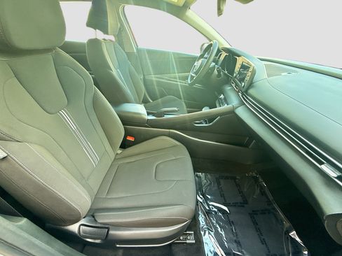 Used 2023 Hyundai Elantra SEL FWD image 28