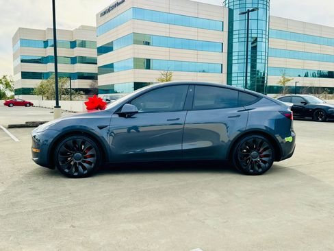 Used 2022 Tesla Model Y Performance image 13