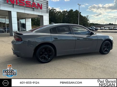 Used 2023 Dodge Charger SXT RWD image 8