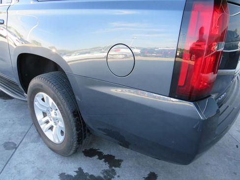 Used 2020 Chevrolet Suburban LT image 31