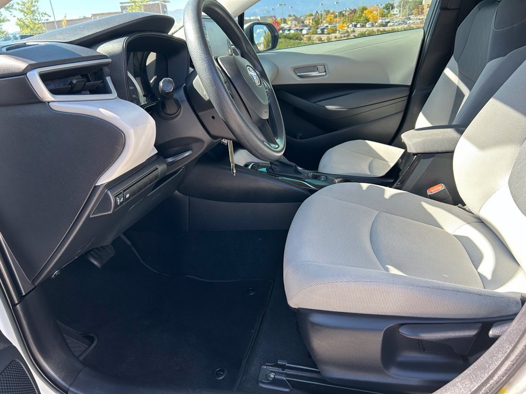 Used 2020 Toyota Corolla LE FWD image 23