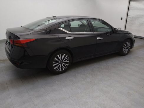 Used 2024 Nissan Altima 2.5 SV image 10