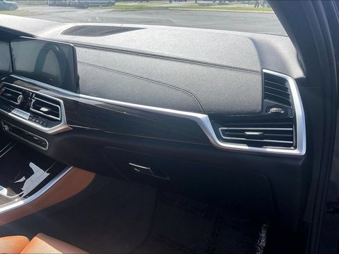 Used 2021 BMW X5 xDrive40i AWD/4WD image 16