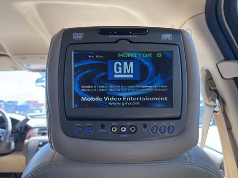 Used 2008 GMC Yukon XL SLT w/ SLT Preferred Equipment Group AWD/4WD image 19