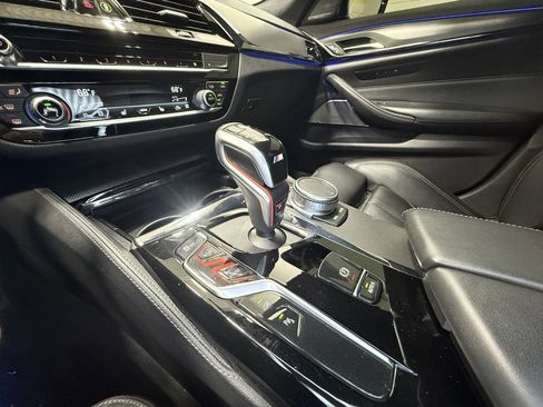 Used 2023 BMW M5 image 33