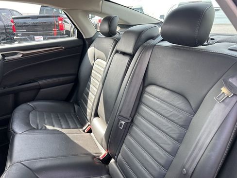 Used 2015 Ford Fusion SE w/ Equipment Group 202A image 24