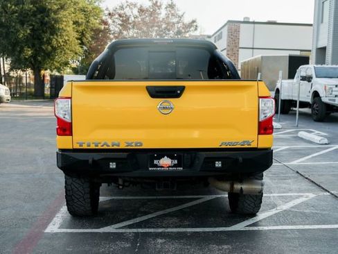 Used 2018 Nissan Titan PRO-4X w/ Pro-4x Convenience Package image 10