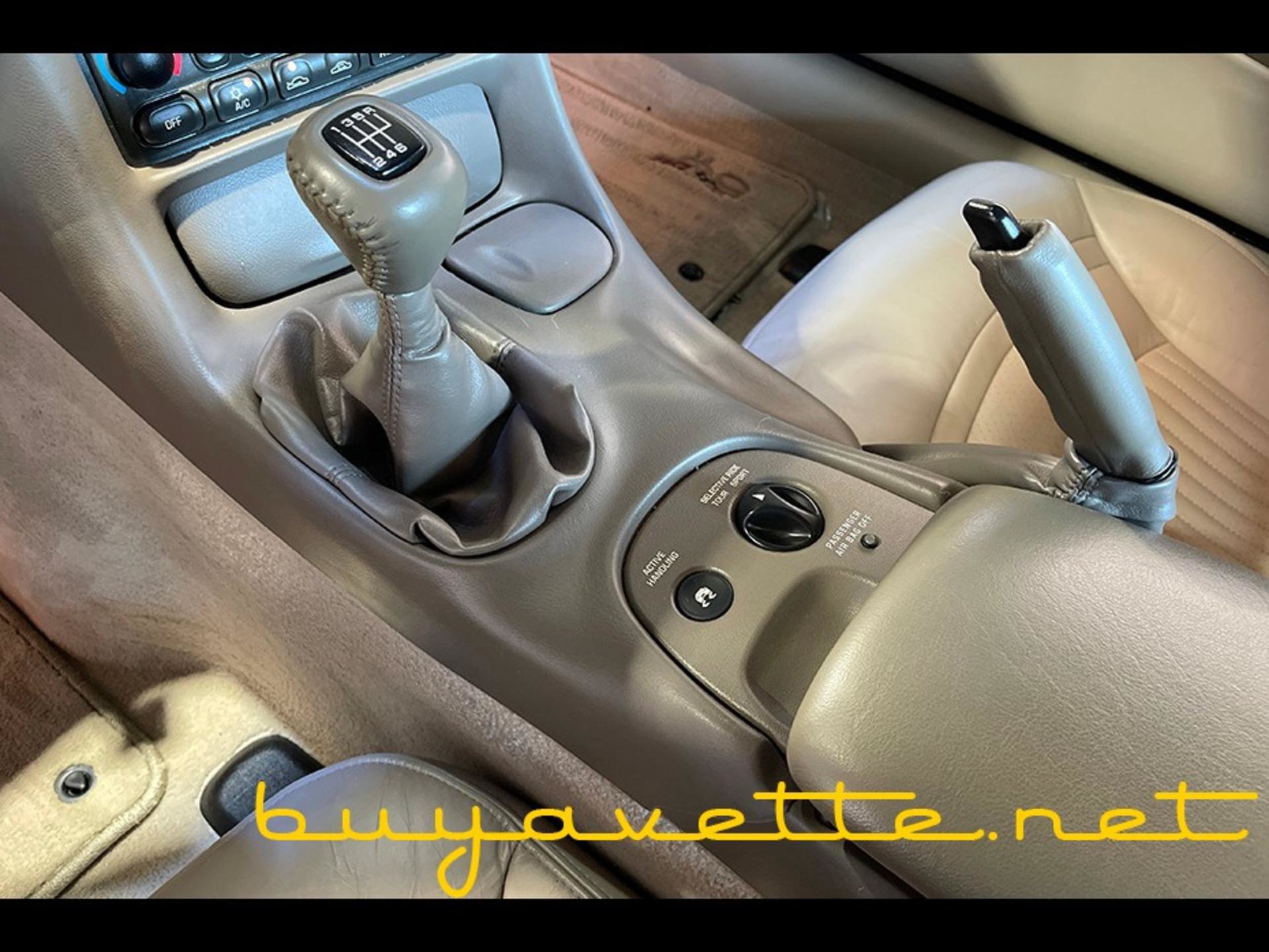Used 2003 Chevrolet Corvette Coupe w/ Preferred Equipment Group RWD image 16