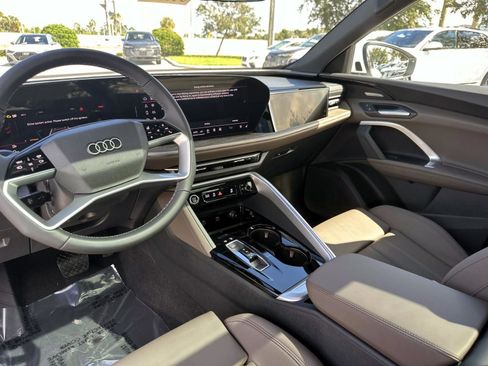 New 2025 Audi Q5 Prestige image 16