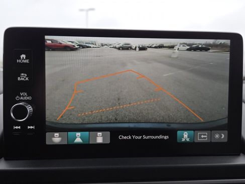 Used 2025 Honda Pilot EX-L image 9