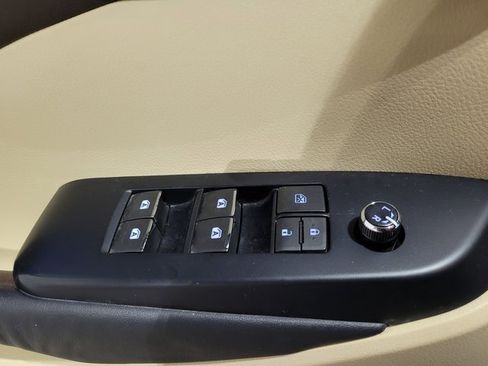 Used 2015 Toyota Highlander Limited image 49