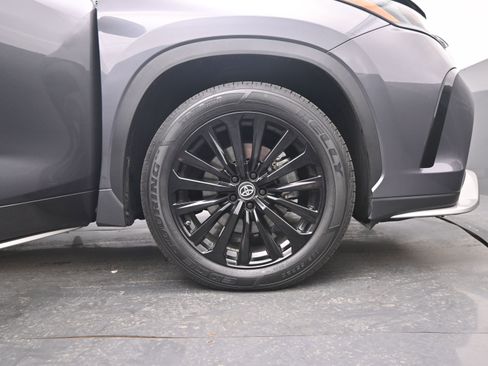 Used 2024 Toyota Highlander XSE image 23