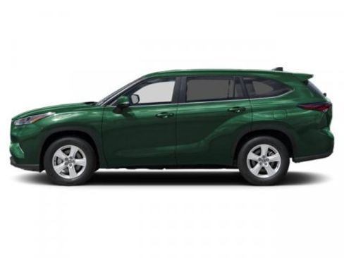 Certified 2025 Toyota Highlander LE FWD image 3