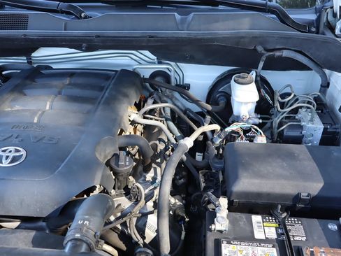 Used 2014 Toyota Sequoia Platinum RWD image 42