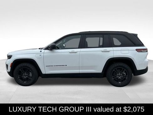 New 2024 Jeep Grand Cherokee Trailhawk w/ Luxury Tech Group III image 4