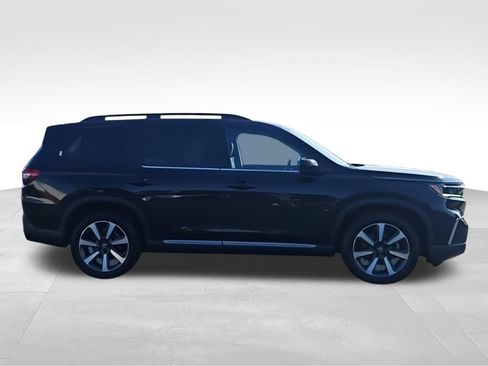 Used 2024 Honda Pilot Touring image 2
