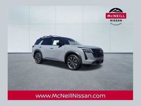 New 2026 Nissan Pathfinder Platinum AWD/4WD image 1