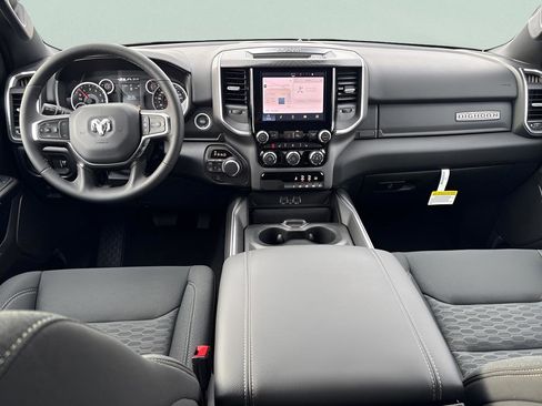 New 2026 RAM 1500 4x4 Crew Cab image 10