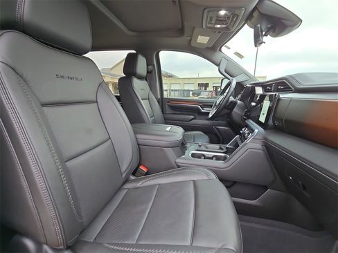 Used 2024 GMC Sierra 3500 Denali w/ Denali Reserve Package image 10