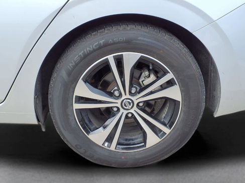 Used 2023 Nissan Sentra SV image 2