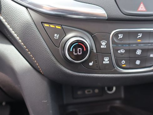 Used 2019 Chevrolet Equinox Premier AWD/4WD image 12