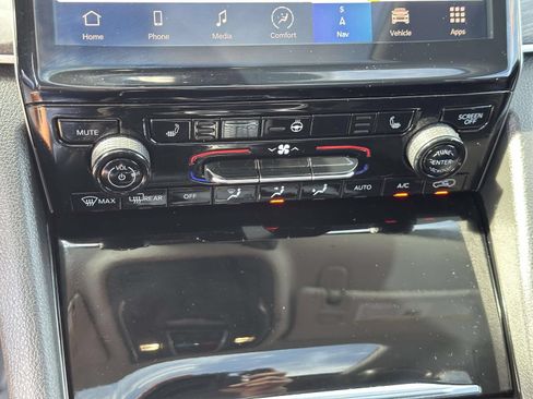 Used 2022 Jeep Grand Cherokee Limited RWD image 12