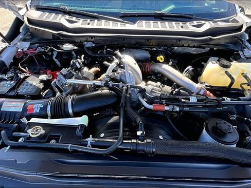 Certified 2024 Ford F350 Platinum w/ FX4 Off-Road Package image 9