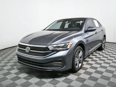 Used 2024 Volkswagen Jetta SE FWD image 32