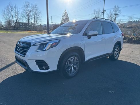 Certified 2024 Subaru Forester Premium image 3