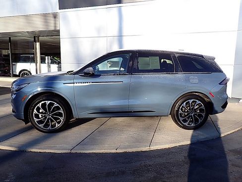 Certified 2025 Lincoln Nautilus Reserve image 2