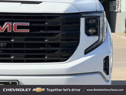 Used 2022 GMC Sierra 1500 Elevation w/ Elevation Premium Package AWD/4WD image 4