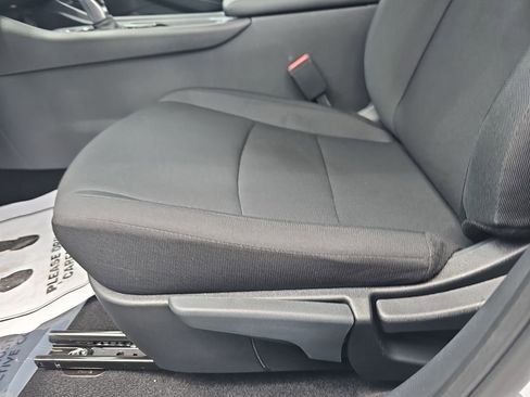 Used 2025 Nissan Sentra S FWD image 33