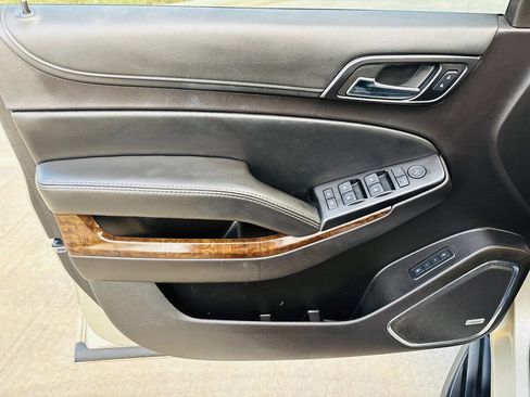 Used 2016 Chevrolet Suburban LT image 35