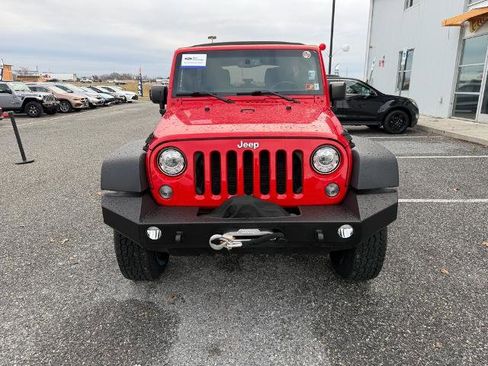 Used 2018 Jeep Wrangler Unlimited Rubicon w/ Connectivity Group image 3