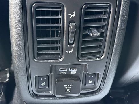Used 2024 Dodge Durango GT RWD image 11